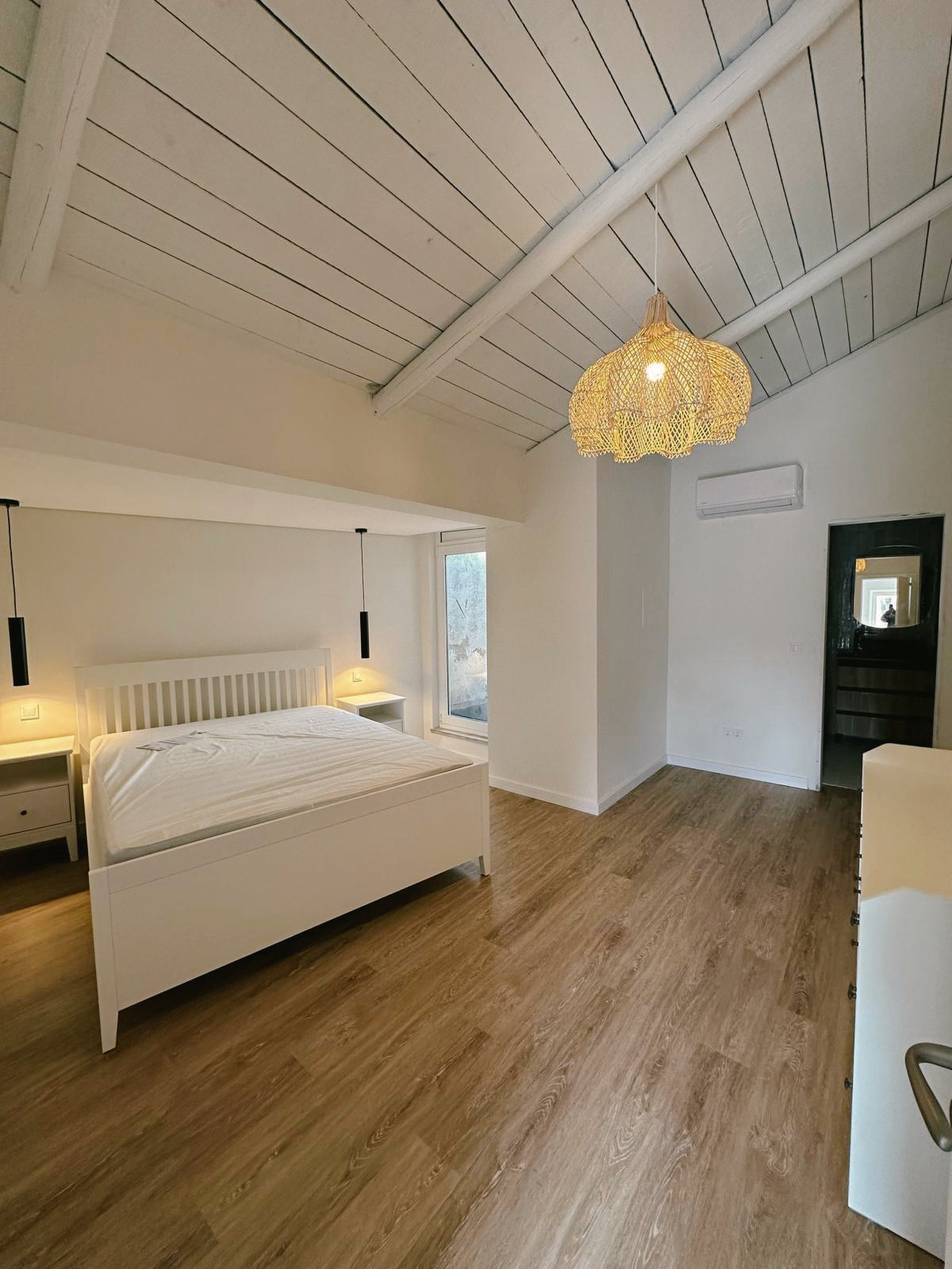 Abajur em Rattan Gleno