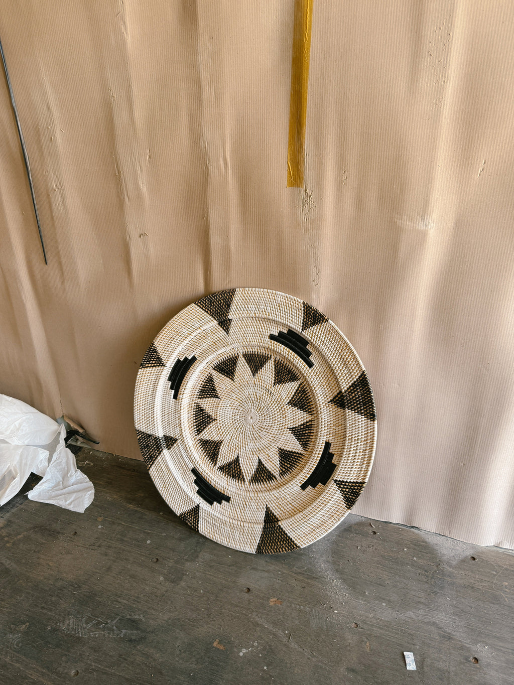 Lombok Black and White Wall Plate