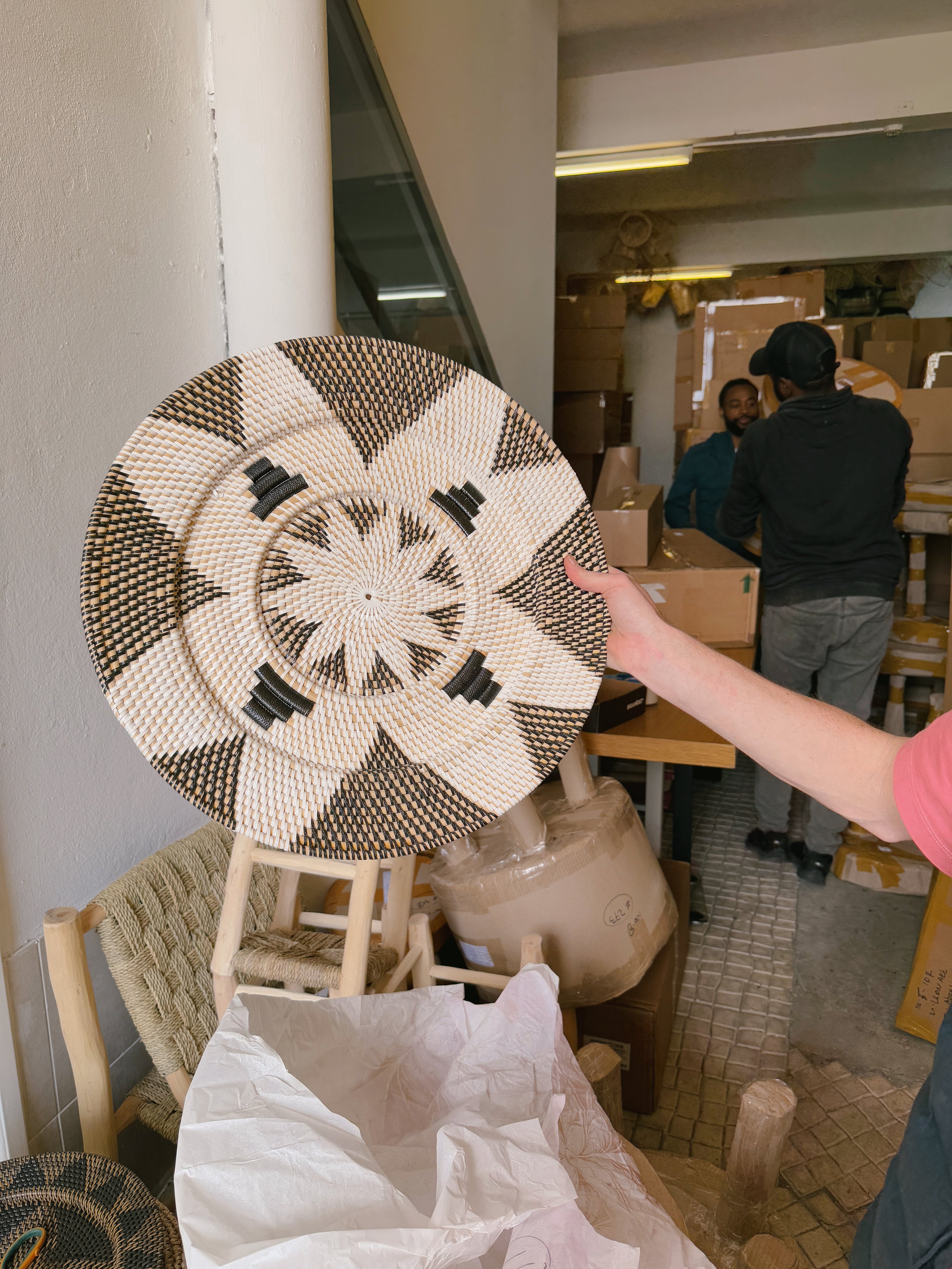 Prato de Parede Lombok Branco e Preto