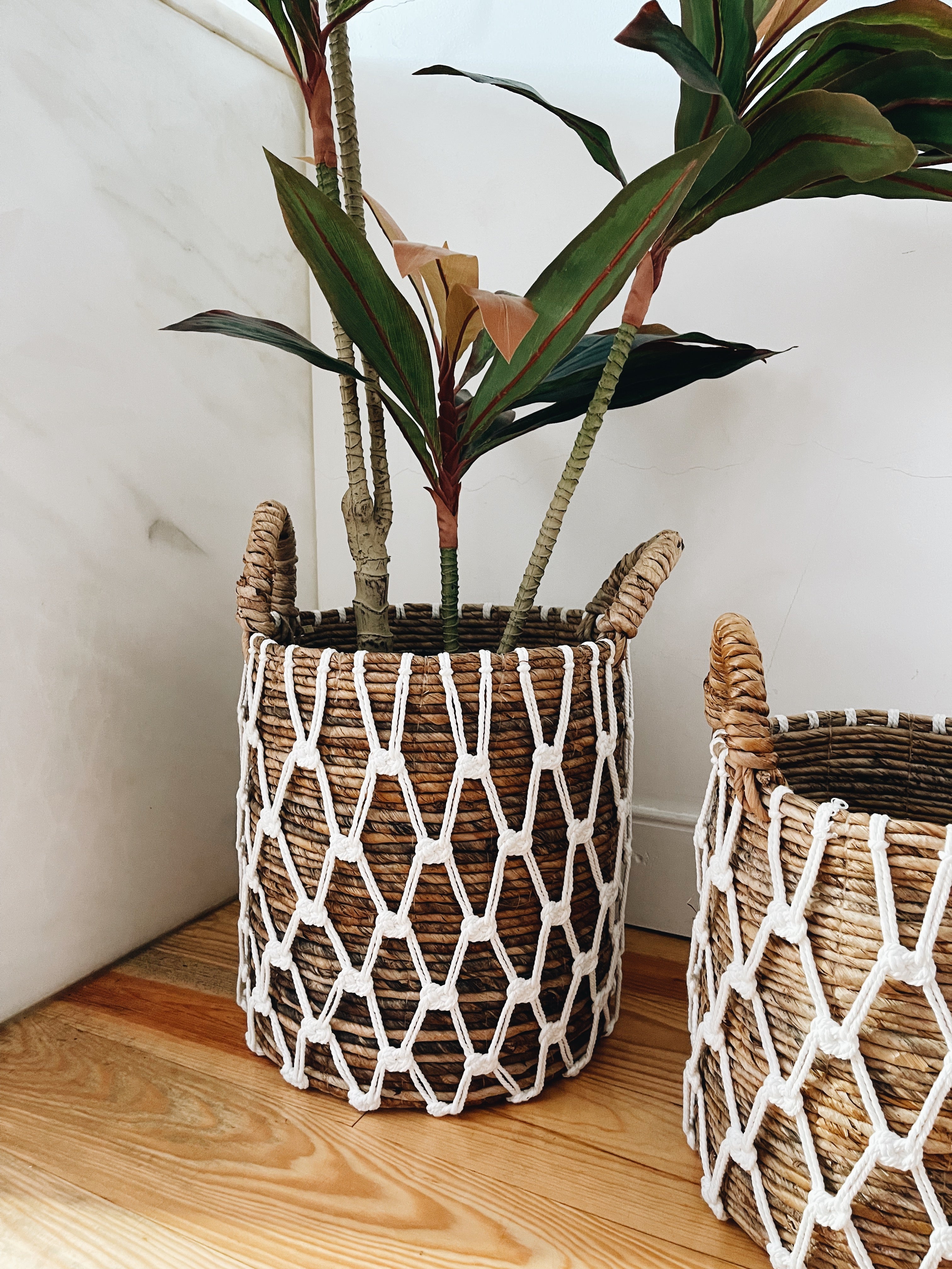Cabalaki Basket White Pattern