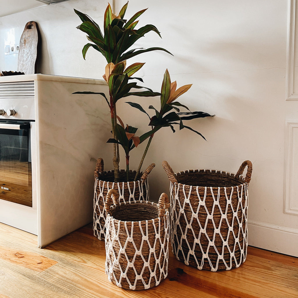 Cabalaki Basket White Pattern