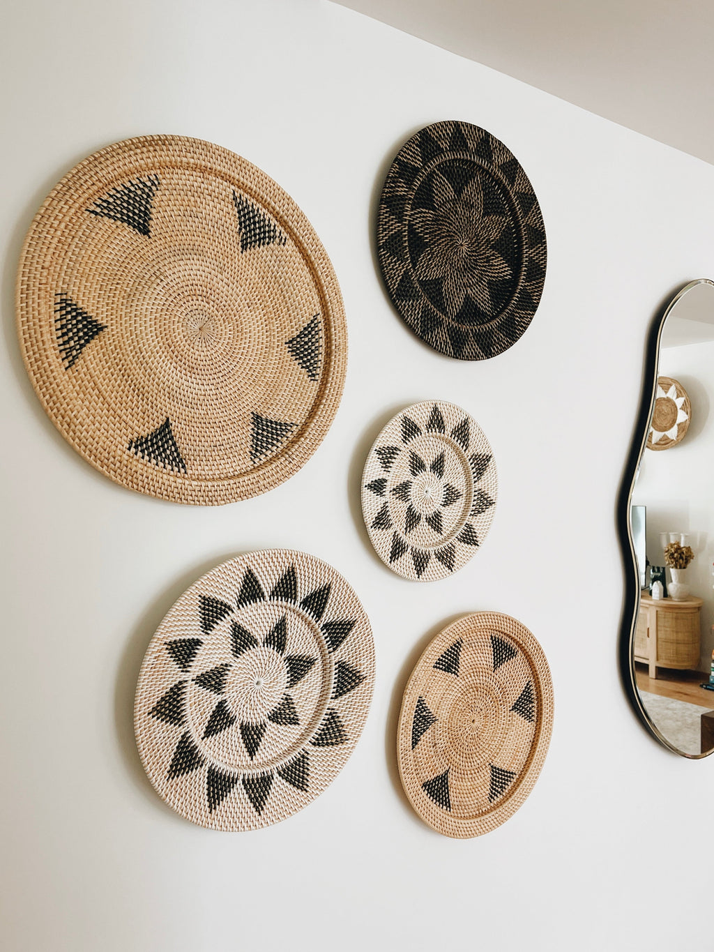 Lombok Black Wall Plate