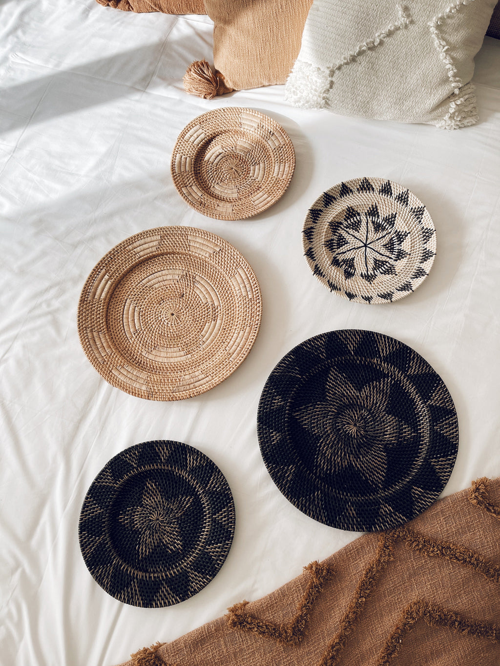Lombok Black Wall Plate