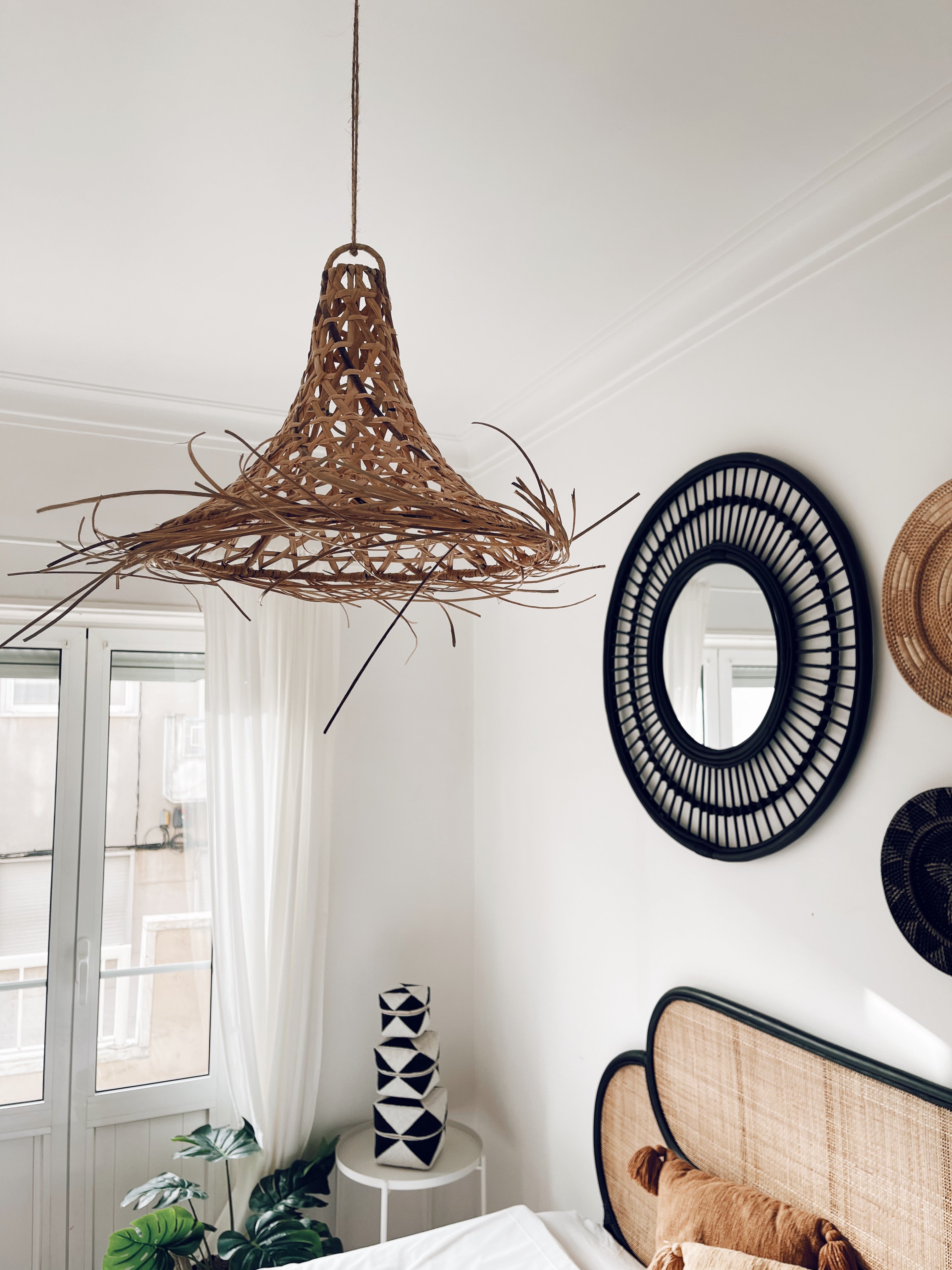 Abajur em Rattan Mangsit