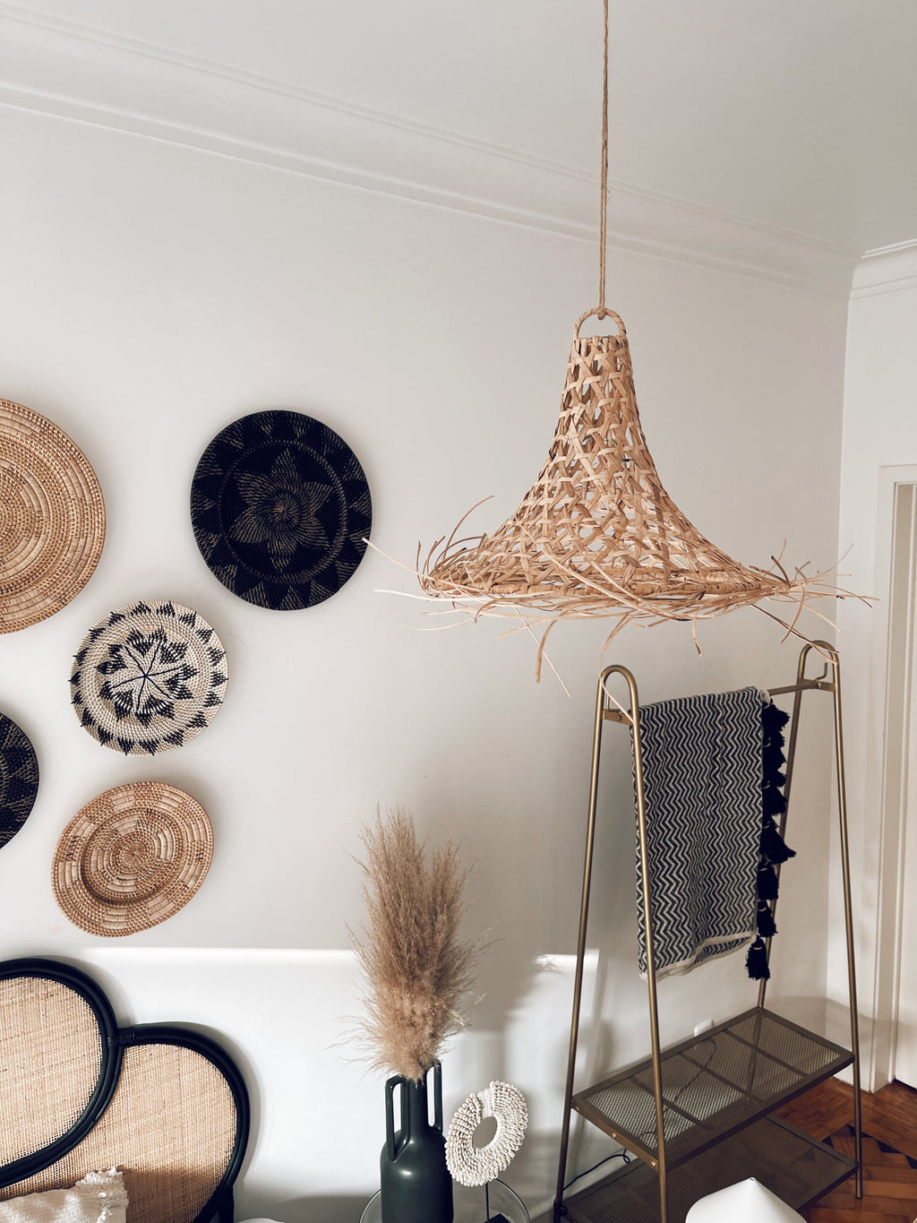 Abajur em Rattan Mangsit