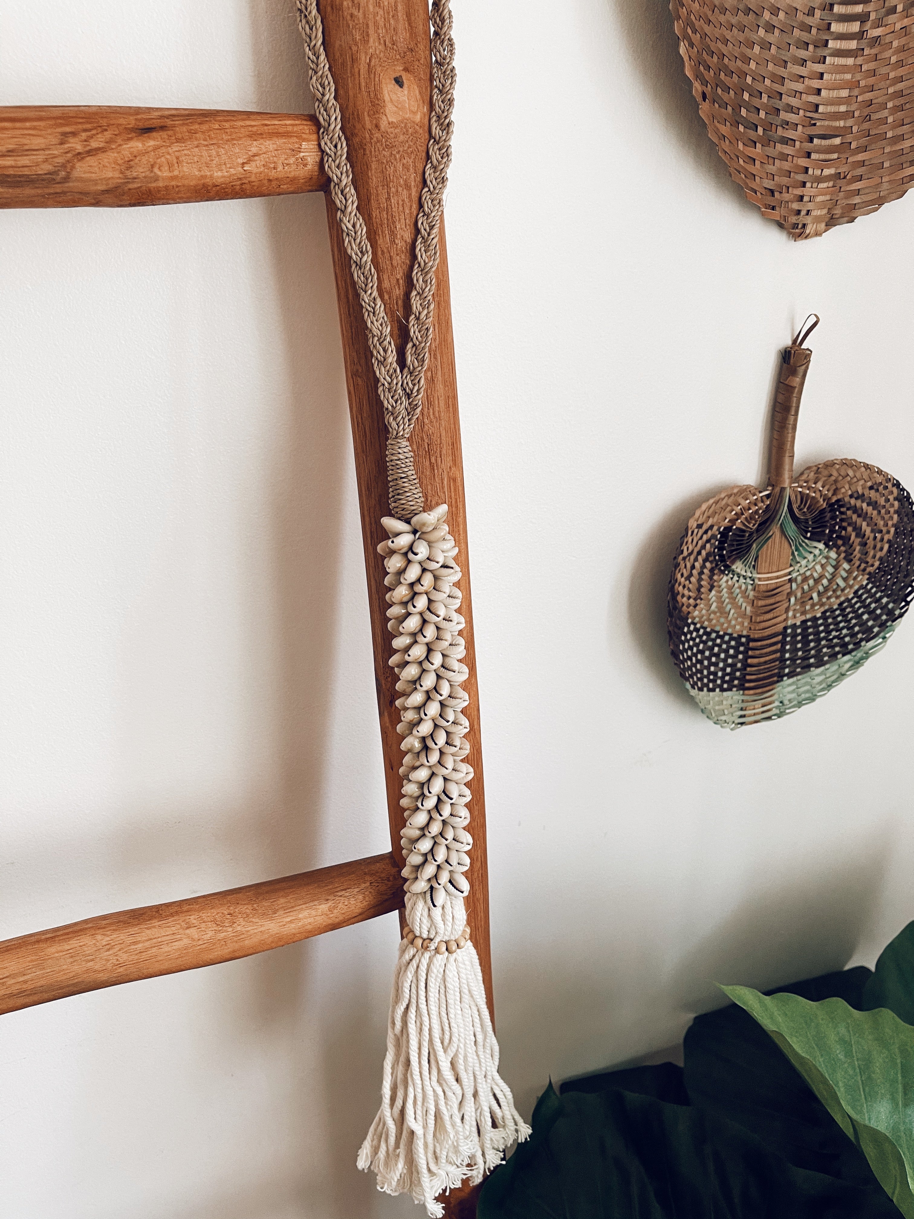 Suai Decorative Accessory with shells