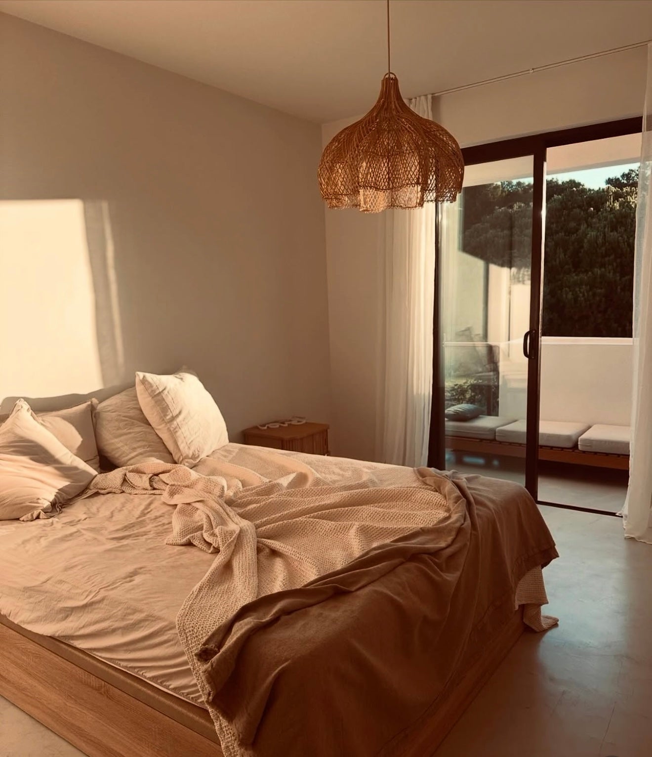 Abajur em Rattan Gleno