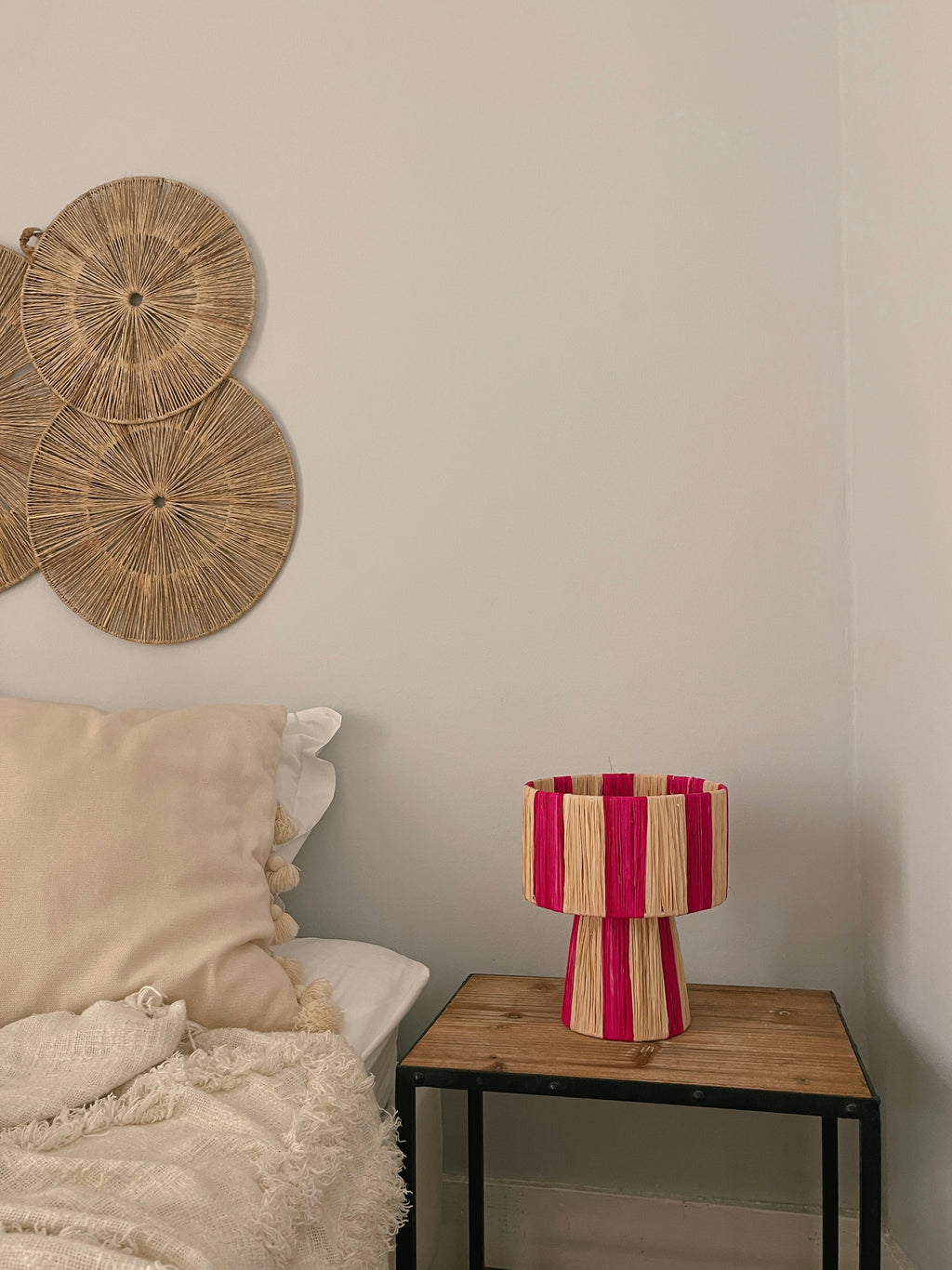 Candeeiro de Mesa Balibo Rosa