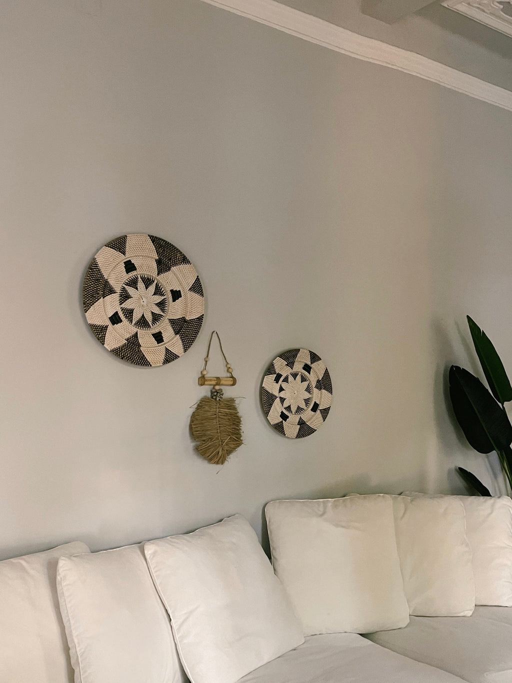 Lombok Black and White Wall Plate