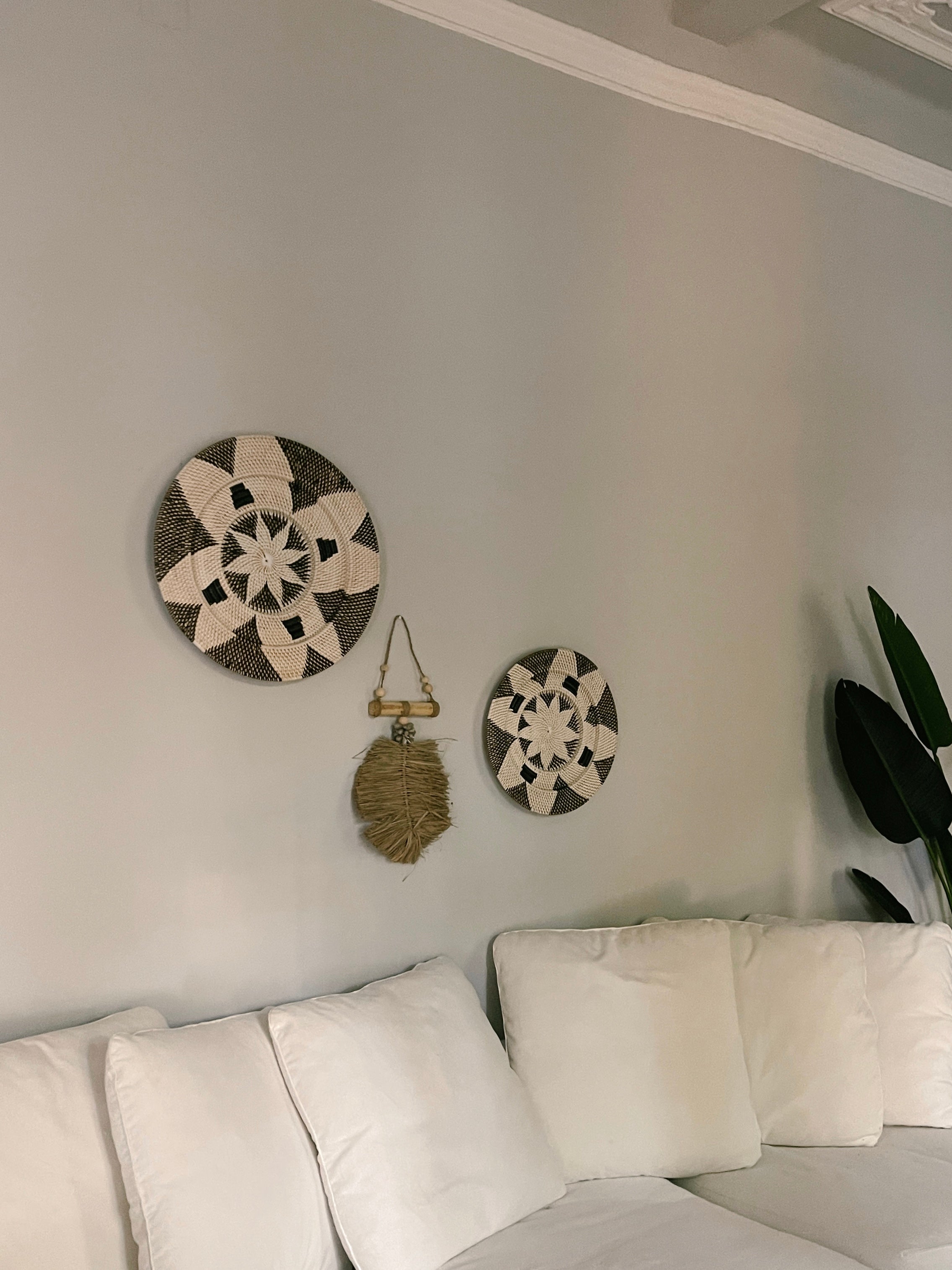 Lombok Black and White Wall Plate