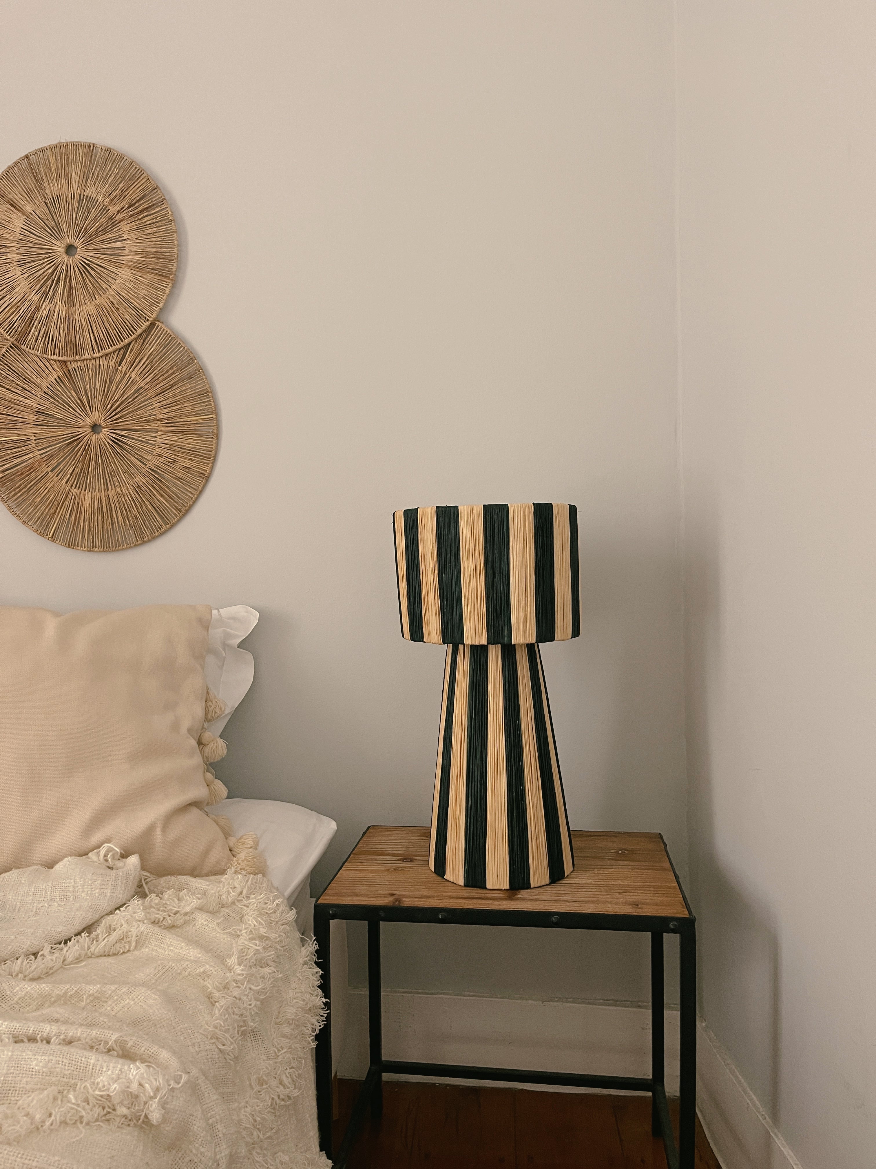 Candeeiro de Mesa Balibo Preto