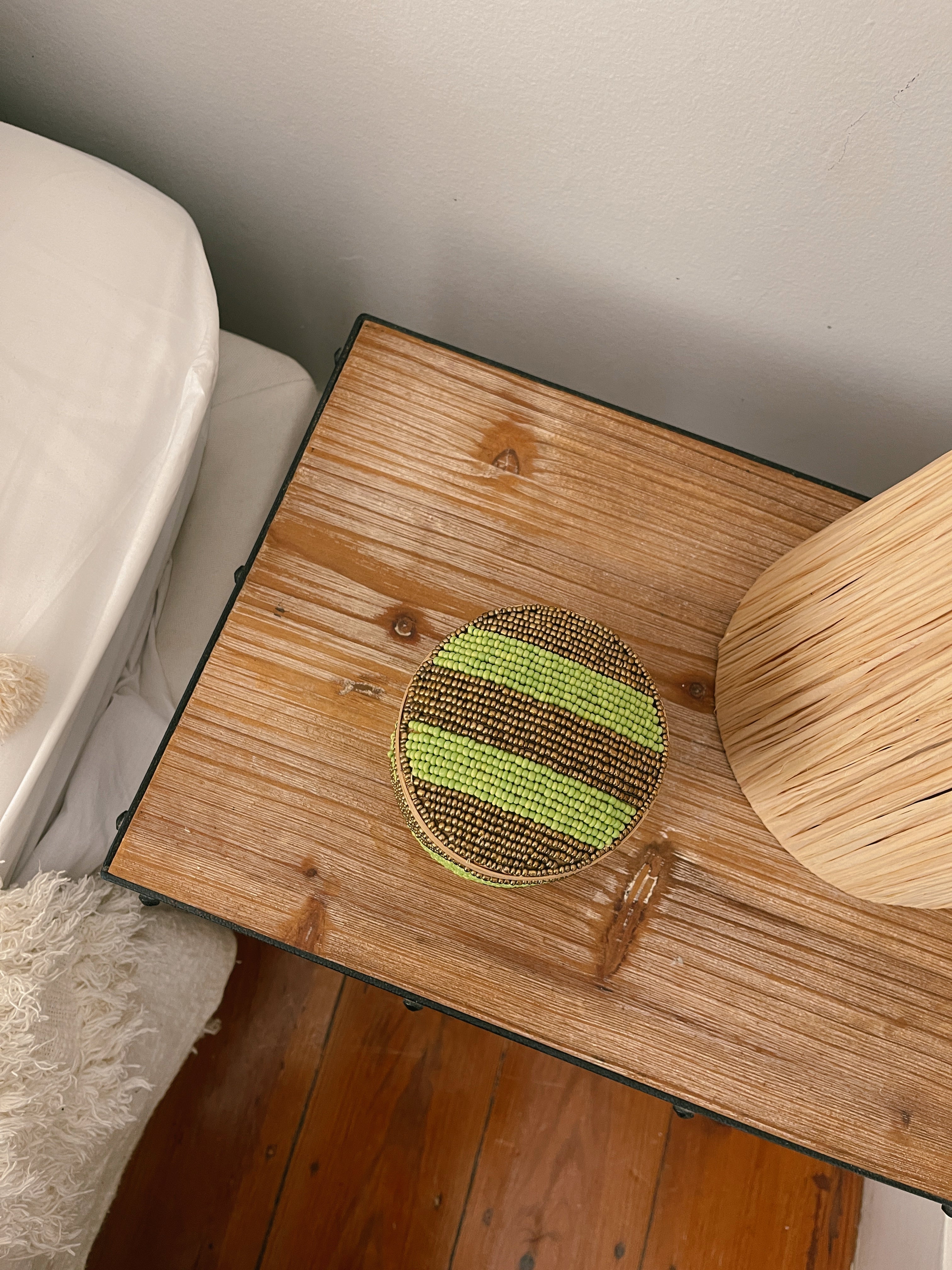 Caixa de Missangas Melasti - Verde e Dourada