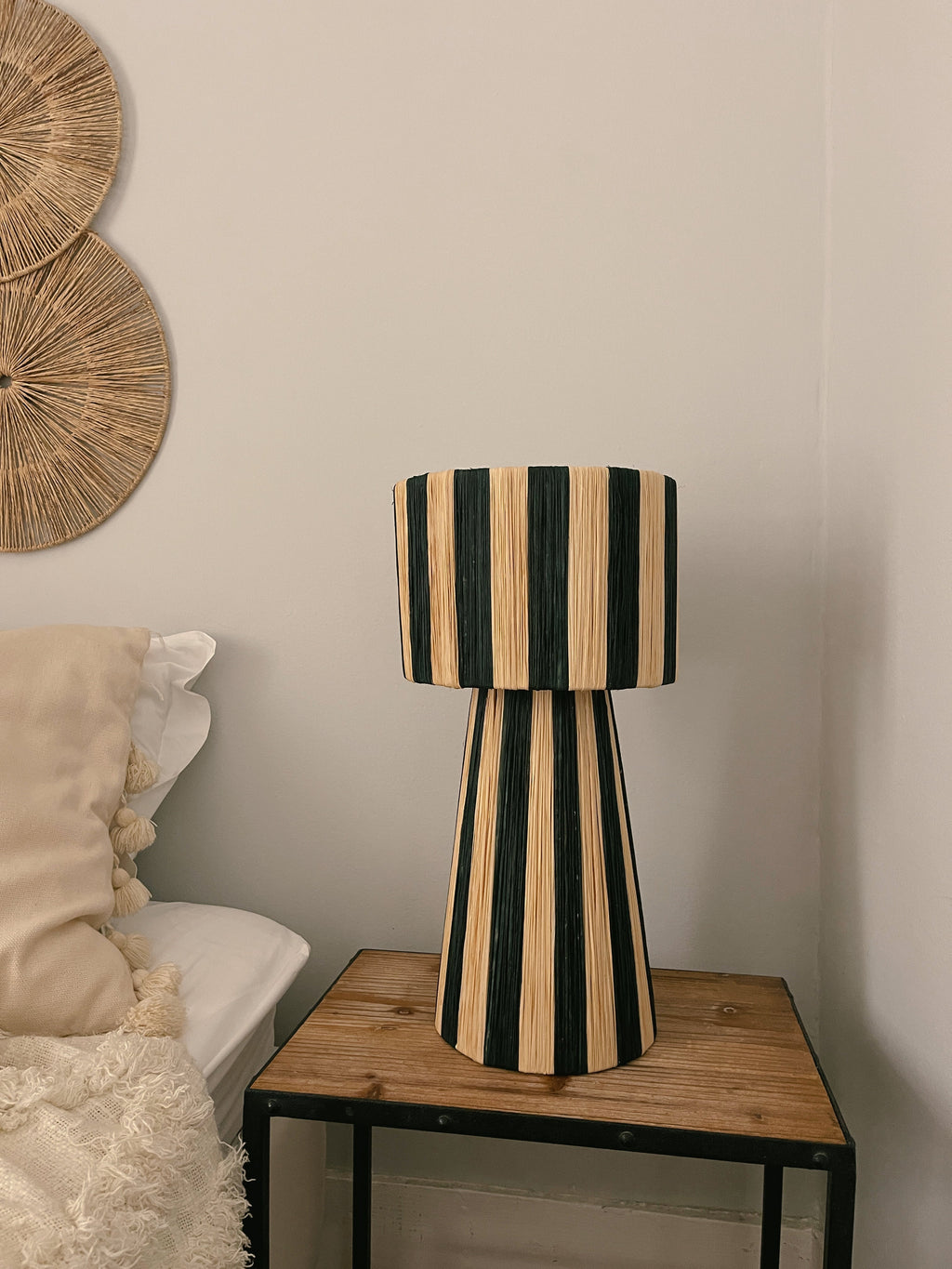 Candeeiro de Mesa Balibo Preto