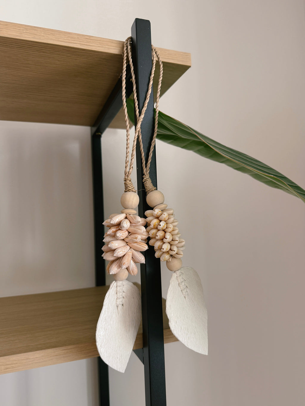 Alor Cowrie Leaf Decorative Accessory