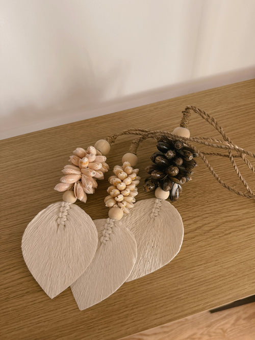 Alor Cowrie Leaf Decorative Accessory